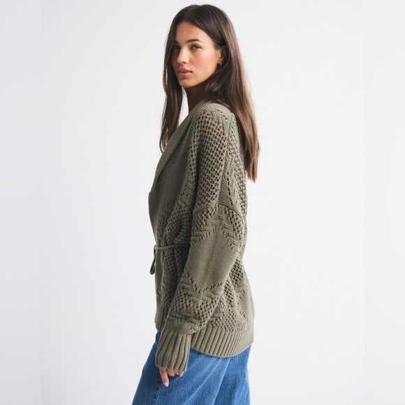 NWT Abercrombie Textural Stitch Belted Shawl Collar Cardigan Olive Green Size M - Picture 4 of 13